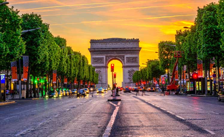 Travel Guide to Paris - The City of Love Image